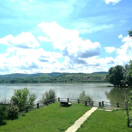 Captain'S House By The Danube River Cerevic Exterior foto