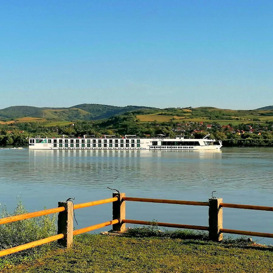 Captain'S House By The Danube River Cerevic Exterior foto